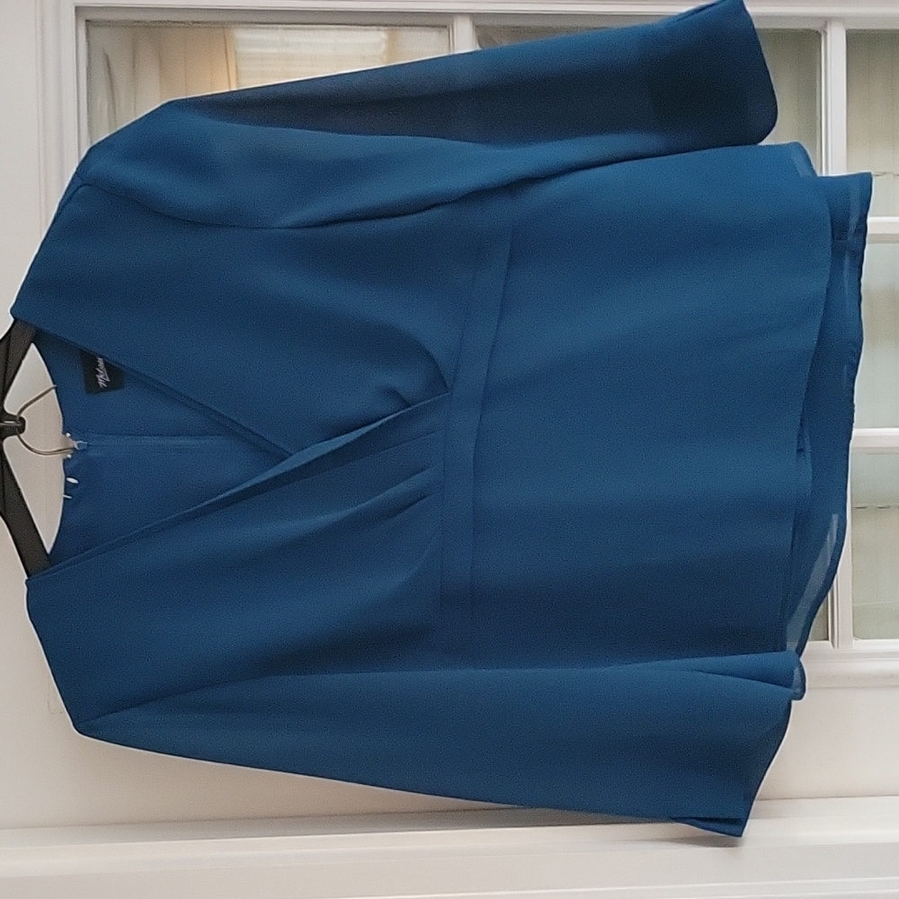 Skirt suit